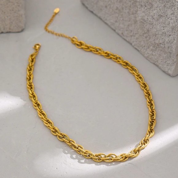 Jewelry - New 18K Gold Plated Chunky Link Chain Necklace 9a